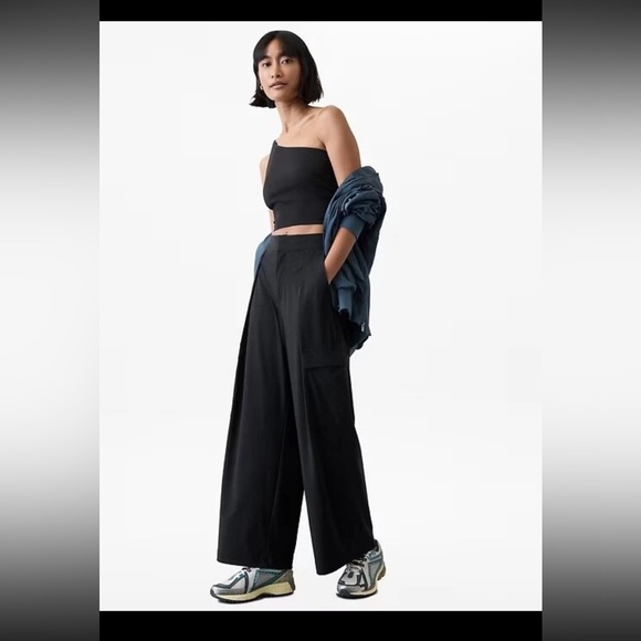 Athleta Pants - NWT Athleta Pinnacle Cargo Trouser